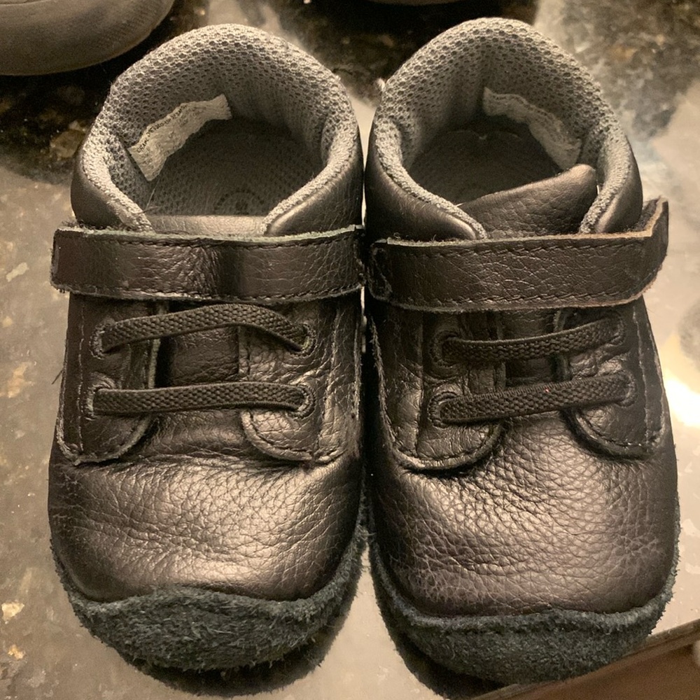 Stride Rite Leather Baby Boy Soft Sole Velcro Sneakers in Black/ Size 4
